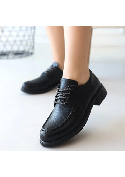 Tranx Siyah Cilt Bağcıklı Babet Ayakkabı fırsatları