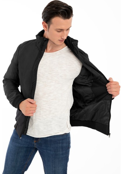 Erkek Siyah Içi Astarlı Dik Yaka Mevsimlik Cepli Su ve Rüzgar Geçirmez Mont modelleri