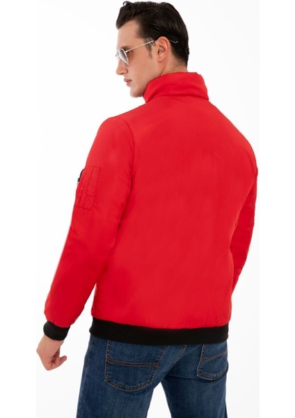 Erkek Kırmızı Içi Astarlı Dik Yaka Mevsimlik Cepli Su ve Rüzgar Geçirmez Mont fırsatları