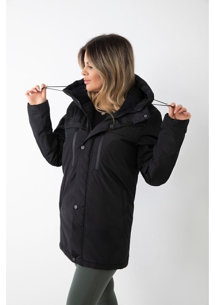Kadın Siyah Içi Polarlı Su ve Rüzgar Geçirmez Kapüşonlu Kışlık Mont & Kaban & Parka