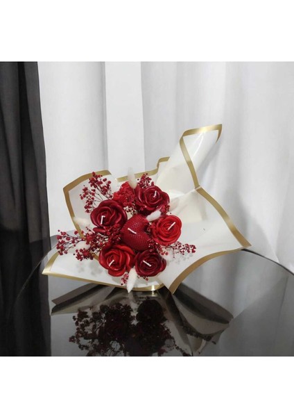 Kırmızı solmaz gül buketi, kokulu ve güzel hediye seçeneği modelleri