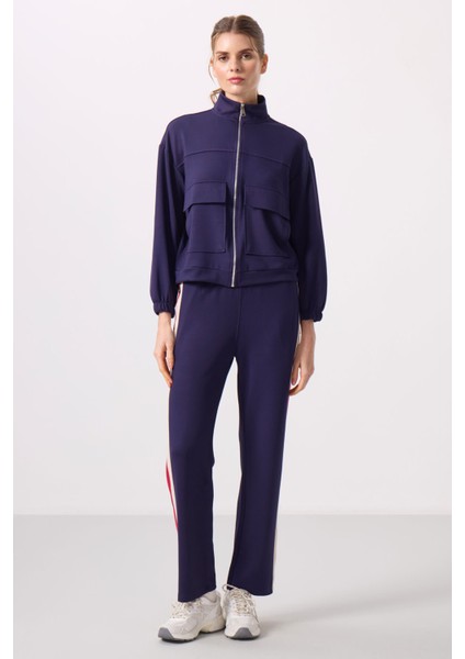 Koyu Mor Yumuşak Dokulu Dik Yaka Oversize Kargo Cepli Kadın Crop Top Sweatshirt - 97301
