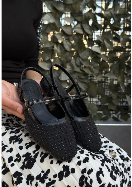 Siyah Saten Siyah Boncuk Işlemeli Sandalet modelleri