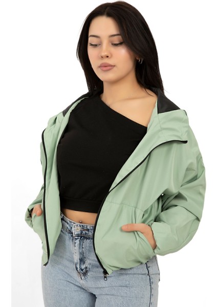 Kadın Su Yeşili Kapüşonlu Su ve Rüzgar Geçirmez Cepli Içi Astarlı Oversize Yağmurluk Rys-Y-20 modelleri