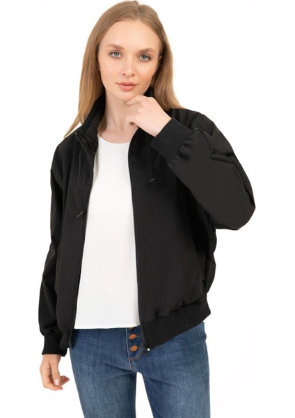 Kadın Siyah Dik Yaka Su ve Rüzgar Geçirmez Oversize Crop Mevsimlik Yağmurluk Rüzgarlık Rys-Y-30