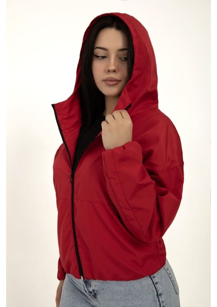 Kadın Kırmızı Kapüşonlu Su ve Rüzgar Geçirmez Cepli Içi Astarlı Oversize Yağmurluk Rys-Y-20