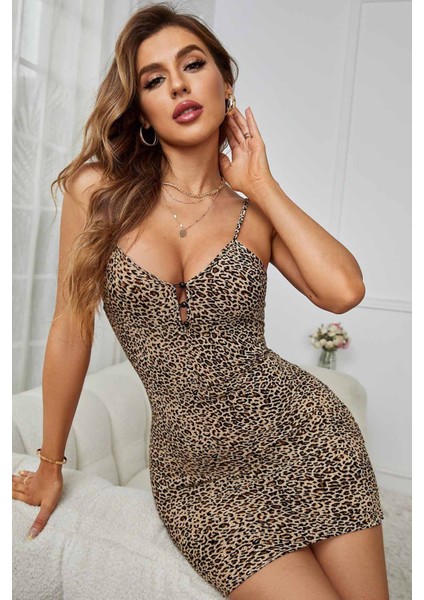 Leopar Desenli Düğme Detaylı Askılı Gecelik