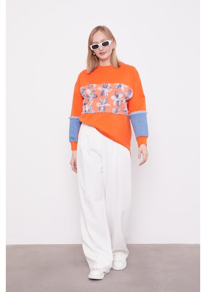 Oranj Kot Detaylı Çiçekli Sweat