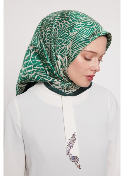 Zümrüt Soyut Desen Twill Ipek Eşarp fırsatları