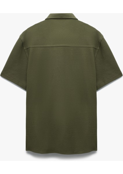 Pamuklu Regular Fit Düğmeli Yaka Kısa Kollu Gömlek fırsatları