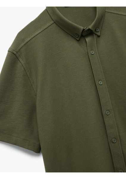 Pamuklu Regular Fit Düğmeli Yaka Kısa Kollu Gömlek indirimleri