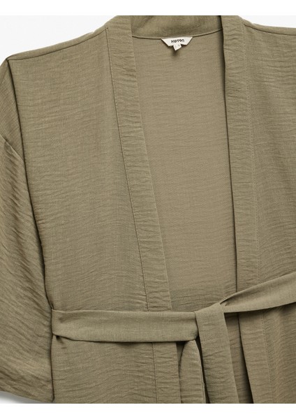 Kruvaze Beli Bağcıklı Kısa Geniş Kollu Kimono modelleri