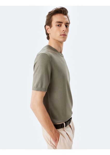 Regular Fit Bisiklet Yaka Viskon Basic Kısa Kollu Triko Tişört