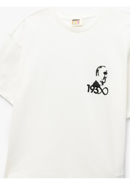 Pamuklu Kısa Kollu Bisiklet Yaka Mustafa Kemal Atatürk Nakışlı Tişört modelleri