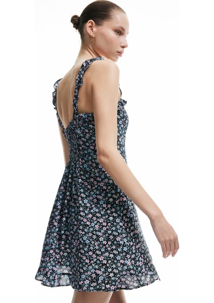 Volanlı Kare Yaka Fırfır Detaylı Çiçekli Mini Viskon Elbise modelleri