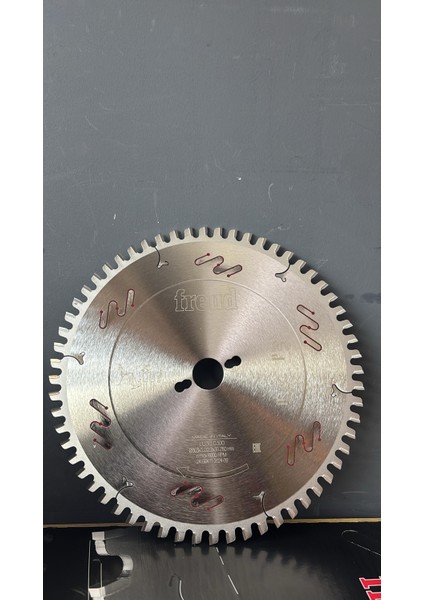 303X3,2X2,2X30 Z:60 Freud Oluklu Testere(LU3C 0300)