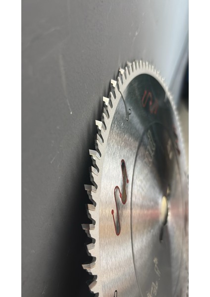 250X3,2X2,2X30 Z:80 Freud Sivri Diş(LU3A 0200)