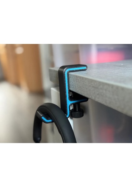 Masa Kenarına Monte Edilebilir Siyah ve Mavi Kulaklık Askısı Kulaklık Standı – Şık ve Dayanıklı Tasarım