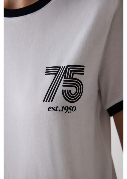 Retro Contrast Kırık Beyaz Tişört