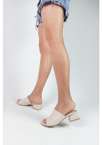 Bej Renk Kalın Topuklu Kadın Terlik modelleri