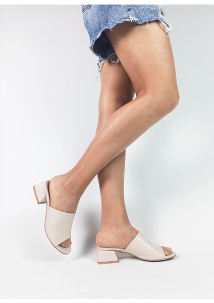 Bej Renk Kalın Topuklu Kadın Terlik fırsatları