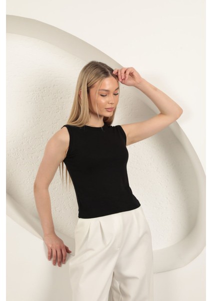 Çilek Viskon Kumaş Basic Bluz-Siyah indirimleri