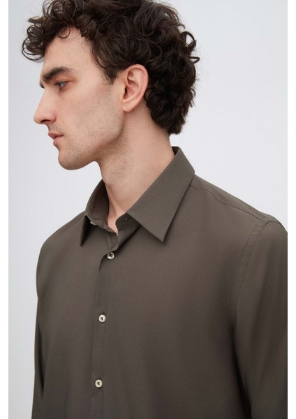 Slim Fit Haki Düz Travel Gömlek