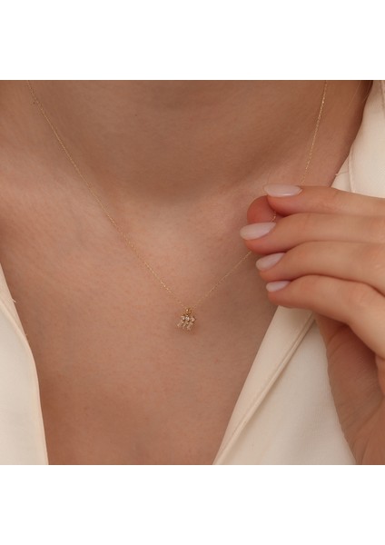 Jewel 14 Ayar Altın Taşlı Kolye – Zarafetin Işıltısı