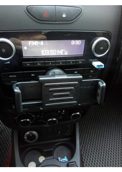 Renault Clio 4 Orjinal Cep Telefonu Tutucu USB