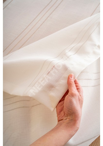 Zer-I Sofra 12 Kişilik Yemek Seti Krem Renk 26 Parça 1 Adet 160 x 220 cm Masaörtüsü 1 Runner 12 Peçete
