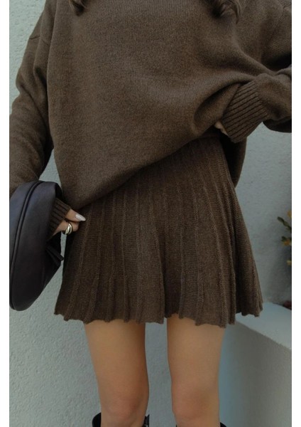 Kahve Pileli Mini Etek Balıkçı Kazak Alt Üst Triko Takım modelleri