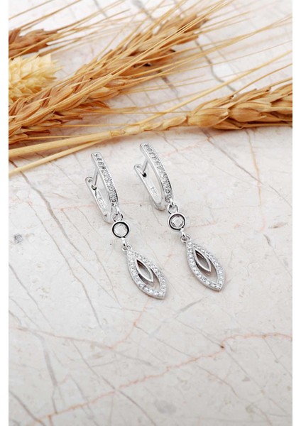 Tasarım Sallantılı Rodyumlu Gümüş J Küpe 7333