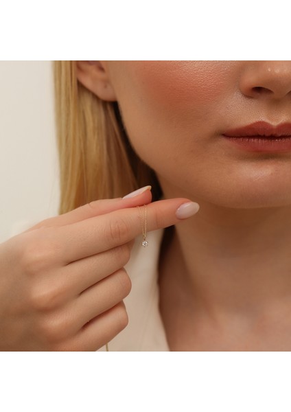 Jewel 14 Ayar Tek Taş Detaylı Altın Kolye – Sadelikteki Işıltı