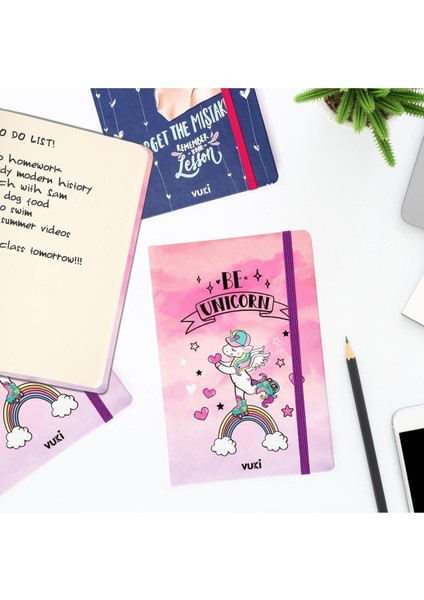 Desenli Sert Kapak Lastikli Defter A5