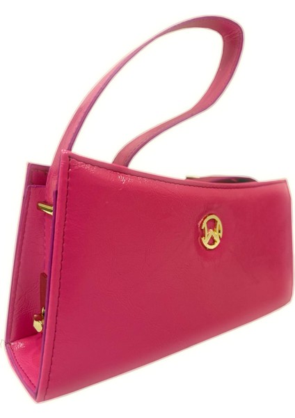 Logolu Yumuşak Deri Kadın Omuz Çantası