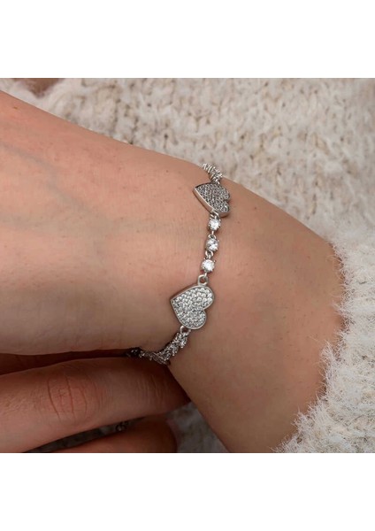 Gümüş Zirkon Taşlı Sıralı Kalp Kadın Bileklik fırsatları