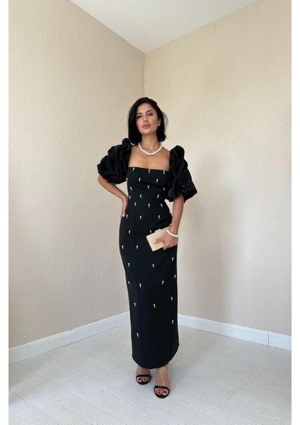 Butik Siyah Işlemeli Kolu Garnili Elbise