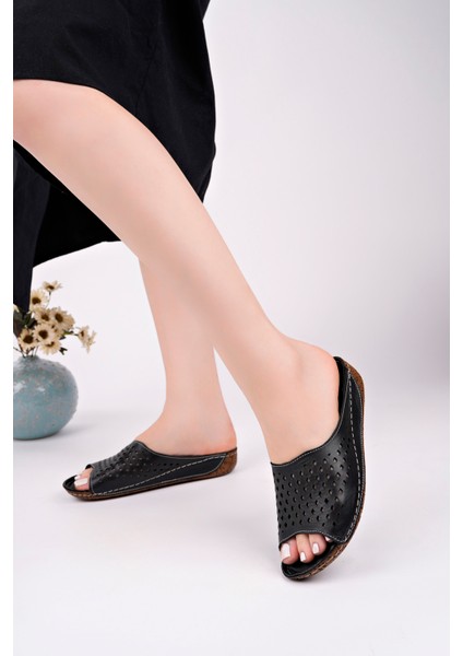 Kadın Hakiki Deri Siyah Yumuşak Taban Terlik modelleri