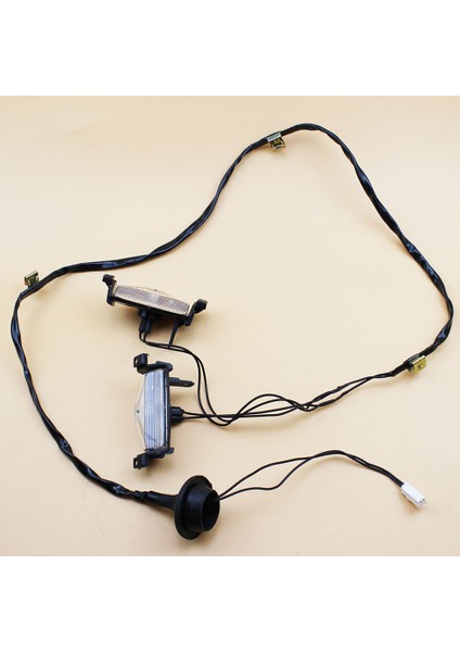 Araba Styling Arka Plaka Işıkları Meclisi Ampul ile BS1E-51-270 Mazda 3 Için Fit 2003 2004 2005 2006 2007 2008 (Yurt Dışından) fırsatları