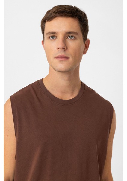 Kahve Relaxed Fit Erkek Kolsuz T-Shirt fırsatları