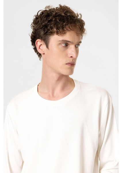 Beyaz Relaxed Fit Basic Erkek T-Shirt indirimleri