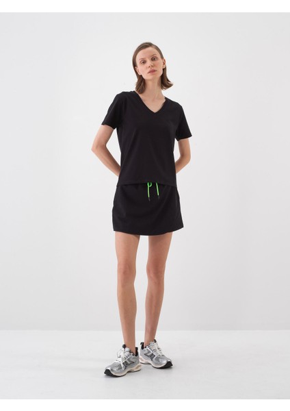 Kadın Siyah Regular Fit Pamuklu Basic Tişört fiyatları