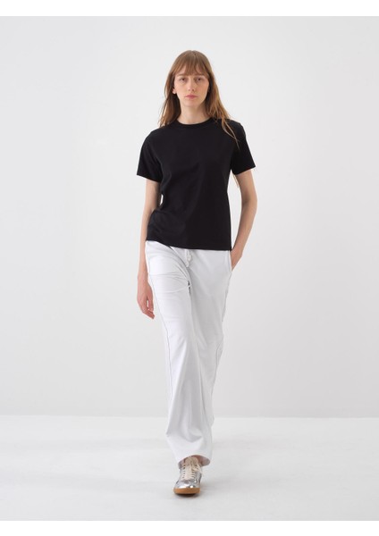 Kadın Siyah Regular Fit Pamuklu Basic Tişört fiyatları