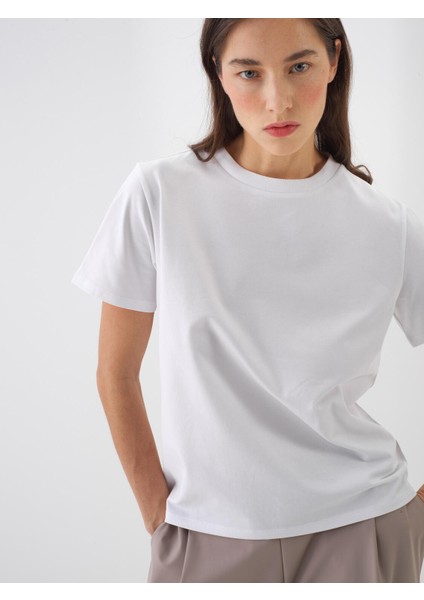 Kadın Beyaz Regular Fit Pamuklu Basic Tişört
