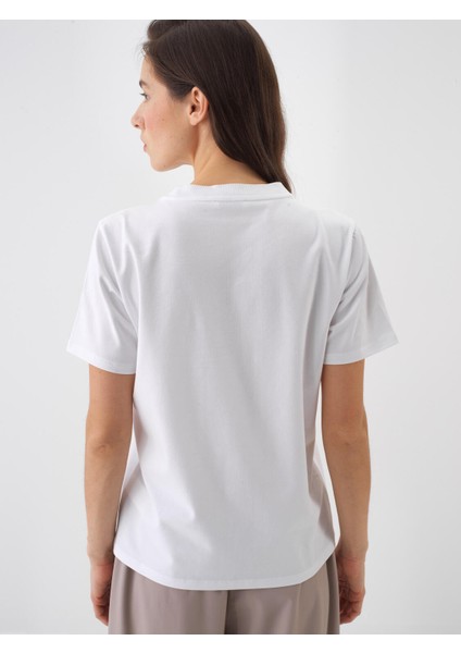 Kadın Beyaz Regular Fit Pamuklu Basic Tişört