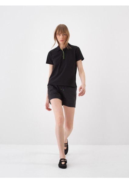 Kadın Siyah Regular Fit Pamuklu Polo Yaka Tişört fiyatları
