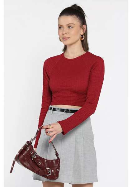 Bel Lastikli ve Bağlamalı Kadın Kabartma Desen Crop Top Bluz