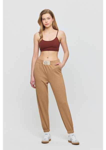 4011 Ön Aksesuar Detay Eşofman Camel