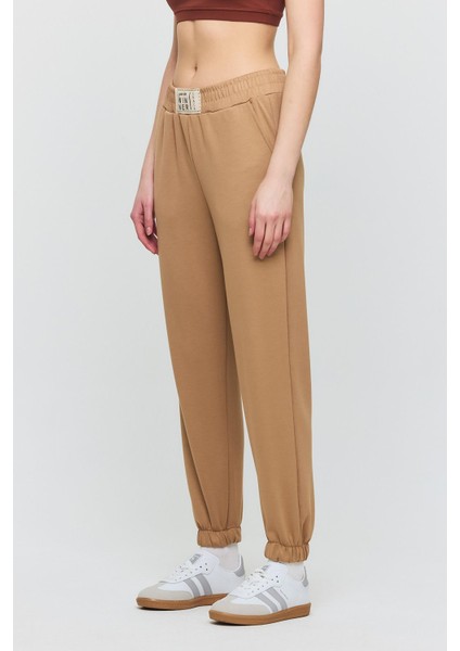 4011 Ön Aksesuar Detay Eşofman Camel modelleri