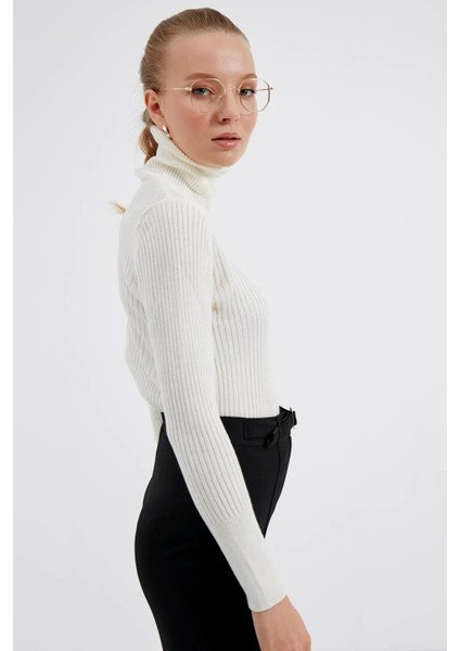 Kadın Beyaz Balıkçı Yaka Triko Kazak fiyatları